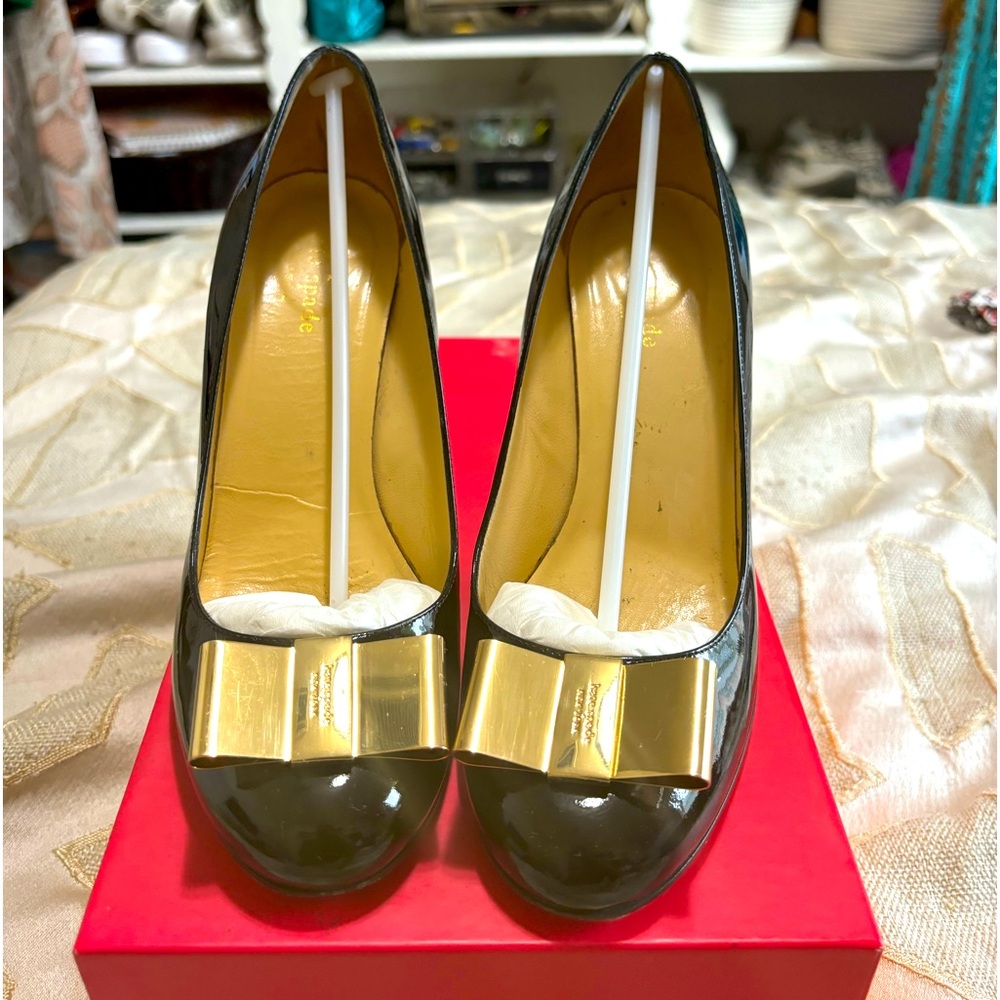 Kate Spade Karolina Metal Bow Pump - Black Patent Leather - Size 8